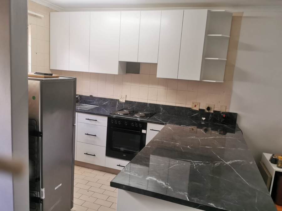 To Let 2 Bedroom Property for Rent in La Colline Western Cape